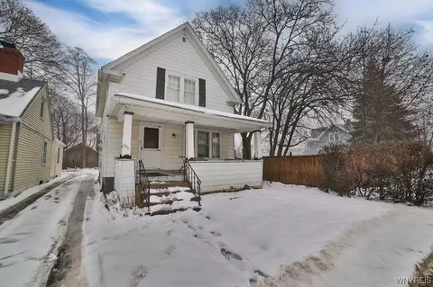 3732 Mckoon Ave, Niagara Falls, NY 14305
