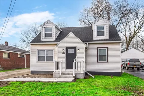 7026 Packard Rd, Niagara, NY 14304