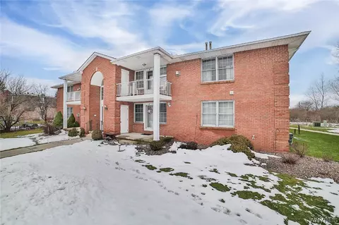 12 Appletree Ct #6, Cheektowaga, NY 14227