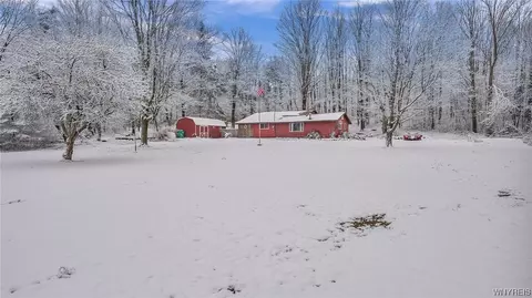 33 Pioneer, Sheldon, NY 14113