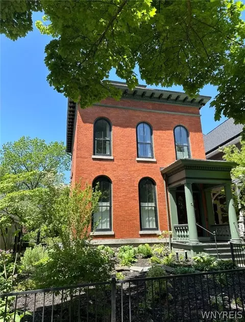 54 Irving Pl, Buffalo, NY 14201