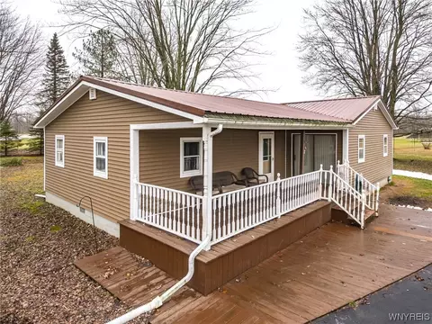 2876 Drum Rd, Hartland, NY 14105
