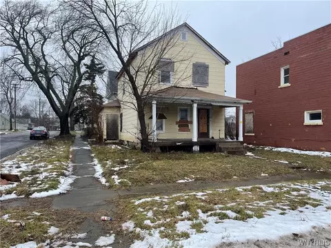 1002 Centre Ave, Niagara Falls, NY 14305