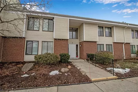 6 Southcreek Ct #B, East Amherst, NY 14051