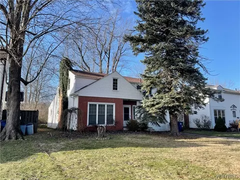 439 Roycroft Blvd, Amherst, NY 14221