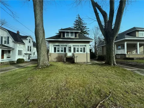 27 Howard Ave, Amherst, NY 14221