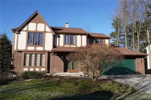 36 Dappled Dr, East Amherst, NY 14051