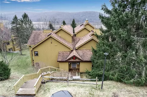 H103 Snowpine Village, Great Valley, NY 14741
