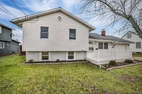 1529 101st St, Niagara Falls, NY 14304