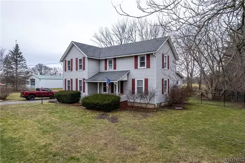 6509 Wick Rd, Lockport, NY 14094
