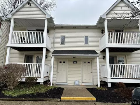 4605 Chestnut Ridge Rd #I, Amherst, NY 14228