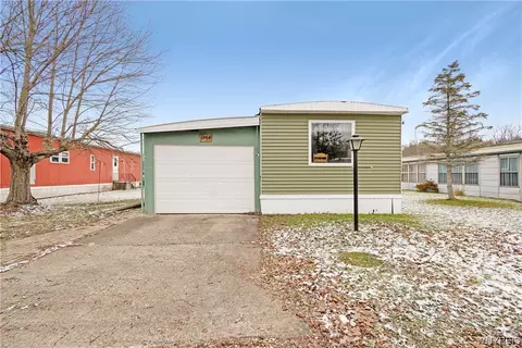 1064 Wish Cir, East Aurora, NY 14052