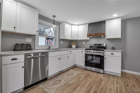 Kitchen - 6987 Putnam Dr, Evans, NY 14047 photo 3 of 5