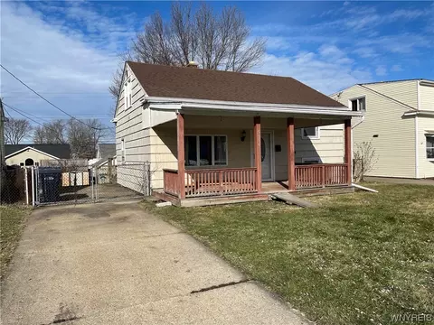 5054 Morgan Pkwy, Hamburg, NY 14075