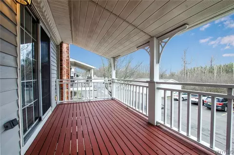 1135 Youngs Rd #G, Amherst, NY 14221