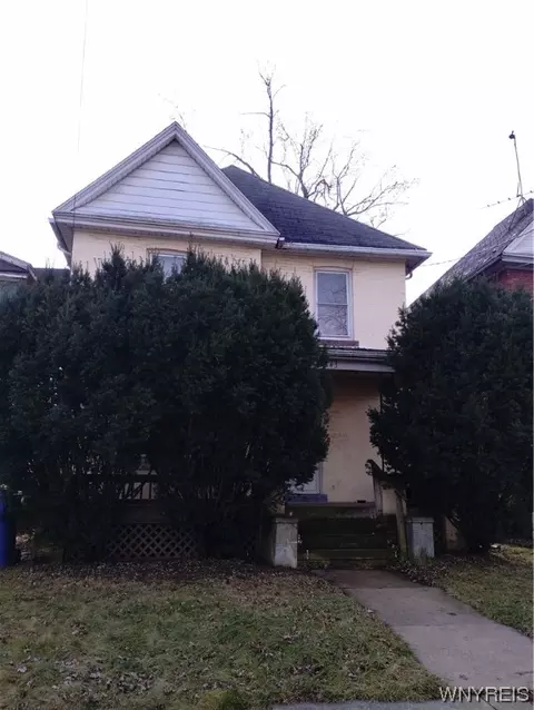 1843 Pierce Ave, Niagara Falls, NY 14301