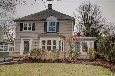 254 Darwin Dr, Amherst, NY 14226