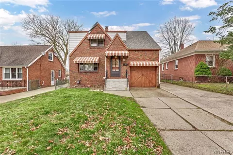 61 Lynncrest Ter, Cheektowaga, NY 14225