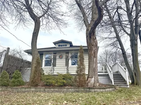 3110 Warwick, Hamburg, NY 14075