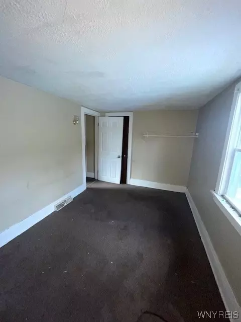 71 Halbert St, Buffalo, NY 14214 photo 4