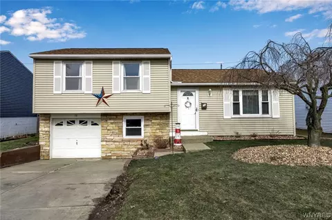 76 W Toulon Dr, Cheektowaga, NY 14227