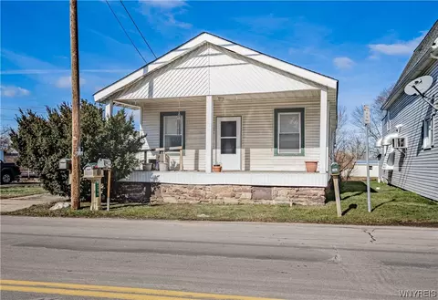 8399 Telegraph Rd, Royalton, NY 14067