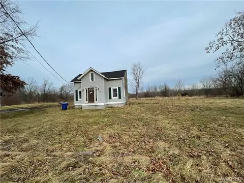 8823 Seaman Rd, Hartland, NY 14067
