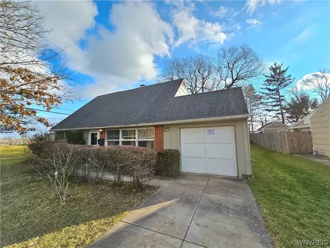 1542 Broadway, Grand Island, NY 14072
