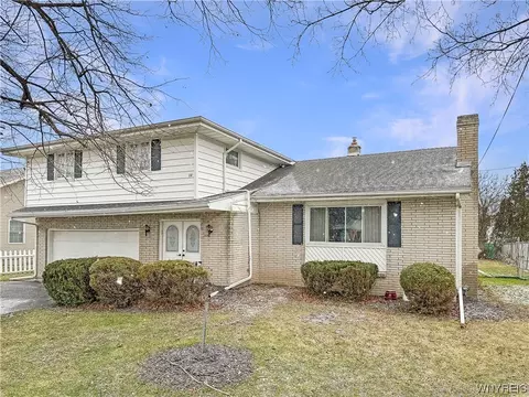 64 Roosevelt Ave, Batavia, NY 14020