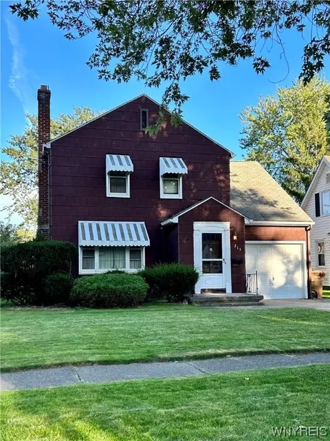 215 Woodridge Ave, Cheektowaga, NY 14225