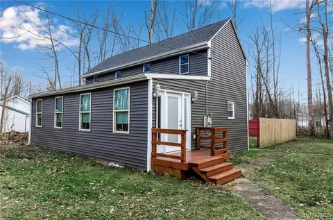 457 Roanoke Ave, Evans, NY 14006