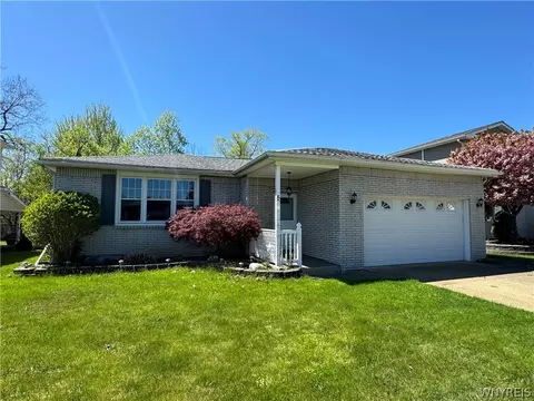 72 Cromwell Dr, Depew, NY 14043