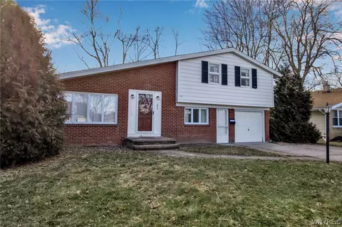 256 Park Forest Dr, Amherst, NY 14221
