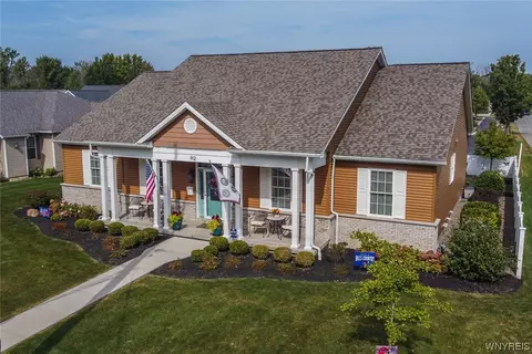 912 Mohawk St, Lewiston, NY 14092