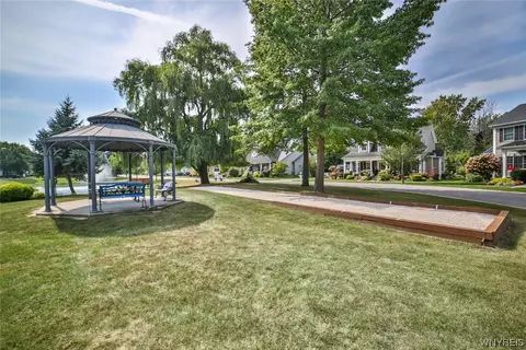 Exterior - 912 Mohawk St, Lewiston, NY 14092 photo 9 of 12