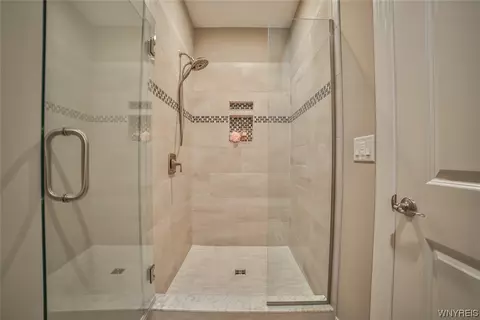 Bath - 912 Mohawk St, Lewiston, NY 14092 photo 3 of 3