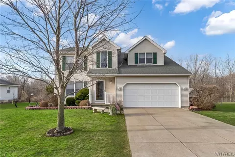252 Crabapple Ln, Cheektowaga, NY 14227