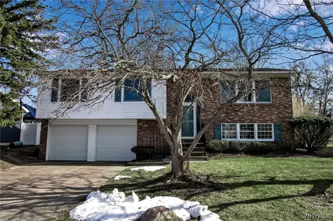 75 W Bihrwood Dr, West Seneca, NY 14224