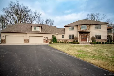 990 Dodge Rd, Getzville, NY 14068