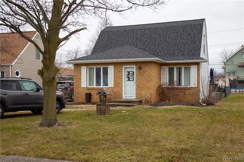 16 Lindbergh Ct, Cheektowaga, NY 14225