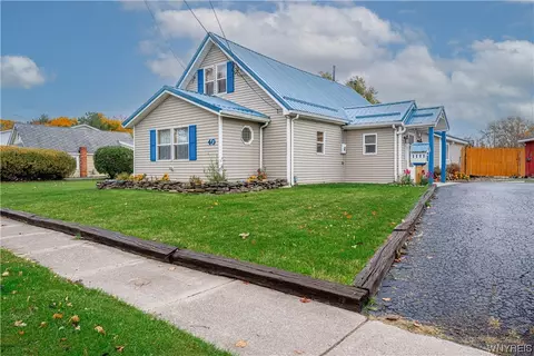 40 Crosby Ave, Lockport, NY 14094