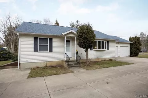 2924 Pleasant Ave, Hamburg, NY 14075