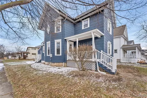 98 Pleasant Ave, Lancaster, NY 14086