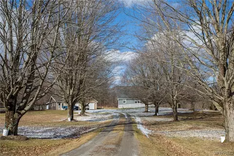 3538 Block Rd, Delevan, NY 14042