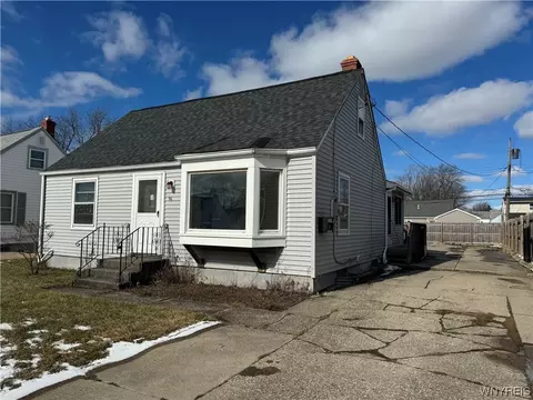 96 Westbrook Dr, Cheektowaga, NY 14225