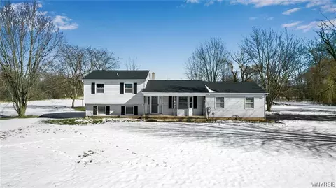 2863 Hartland Rd, Hartland, NY 14067
