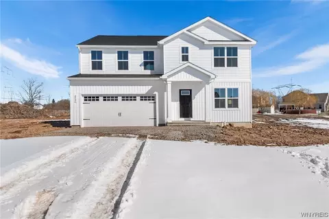 2939 Squire Dr, Wheatfield, NY 14132
