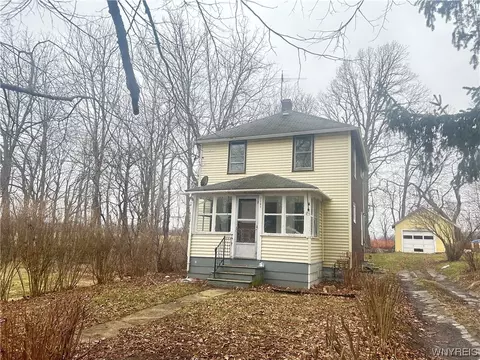 7161 Pine St, Oakfield, NY 14125