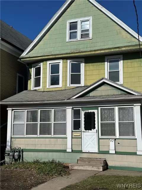 42 Leamington Pl, Buffalo, NY 14210