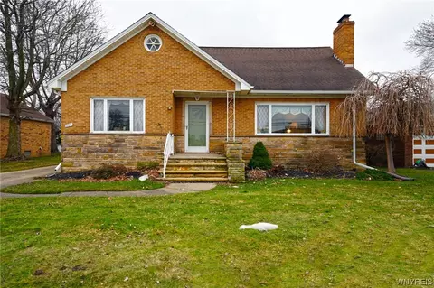 567 Martin Rd, Lackawanna, NY 14218
